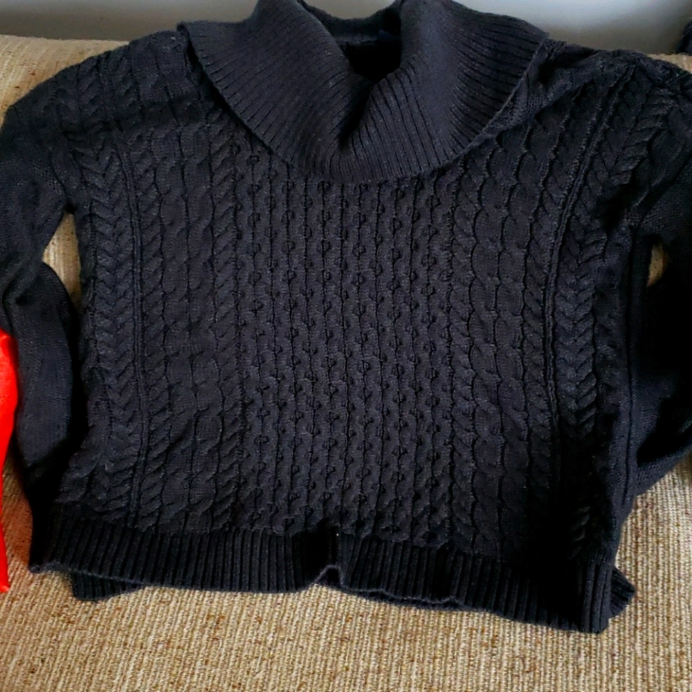 American Eagle sweater